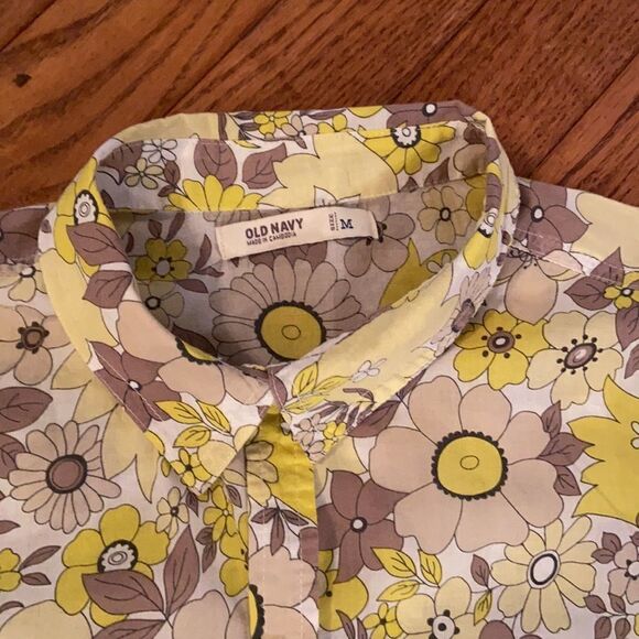 Old Navy size M floral shear button up - Picture 2 of 7